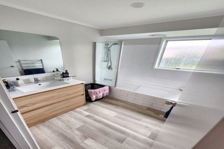 Photo of property in 8 Pulman Place, Clover Park, Auckland, 2019