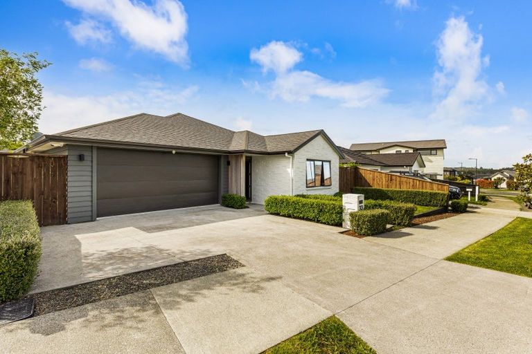 Photo of property in 33 Nellie Drive, Kumeu, 0810