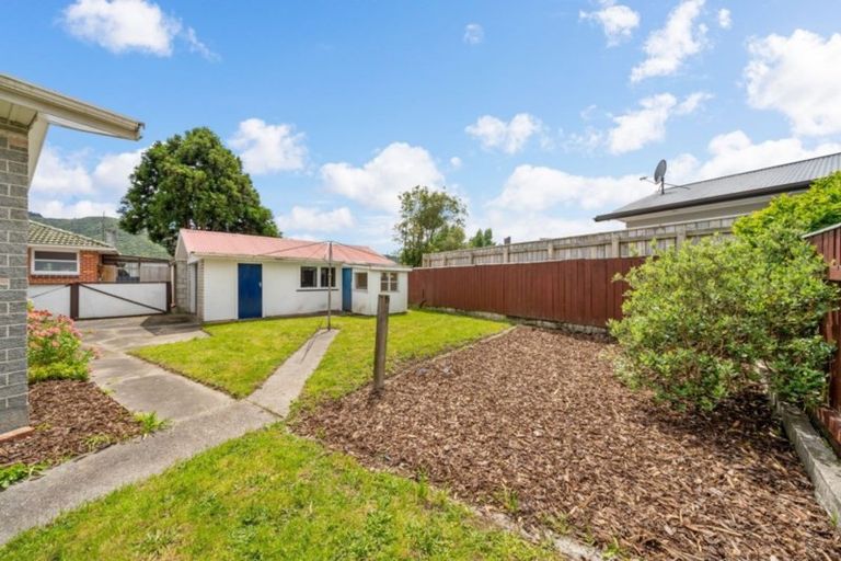 Photo of property in 12 Snell Grove, Clouston Park, Upper Hutt, 5018