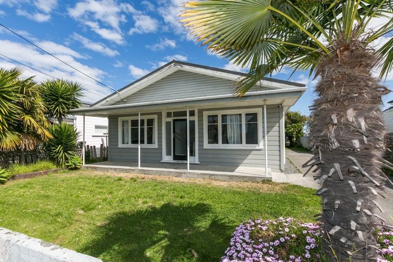 Photo of property in 64 Charles Street, Westshore, Napier, 4110