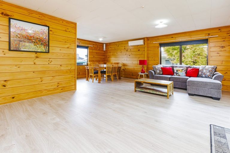 Photo of property in 2/4 Bunnythorpe Road, Papakura, 2110