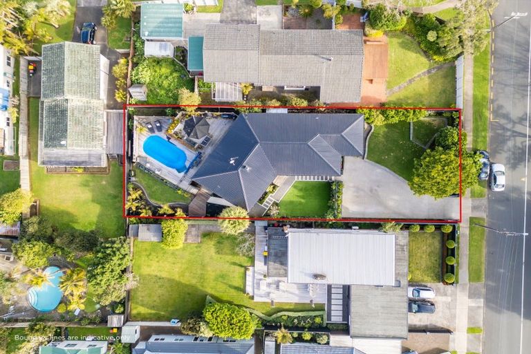 Photo of property in 81 Bleakhouse Road, Howick, Auckland, 2014