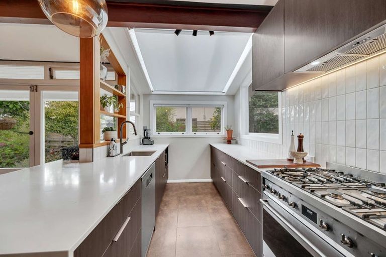 Photo of property in 42 Church Road, Taradale, Napier, 4112