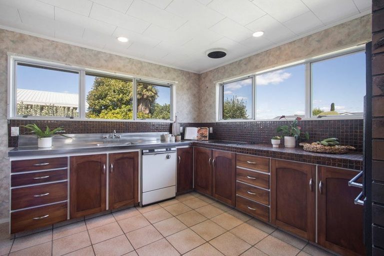 Photo of property in 11 Heron Crescent, Katikati, 3129