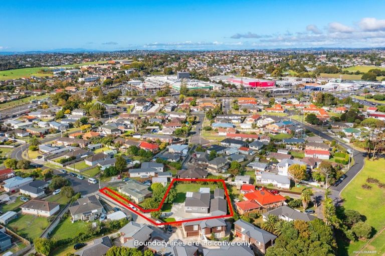 Photo of property in 56 Dale Crescent, Pakuranga, Auckland, 2010