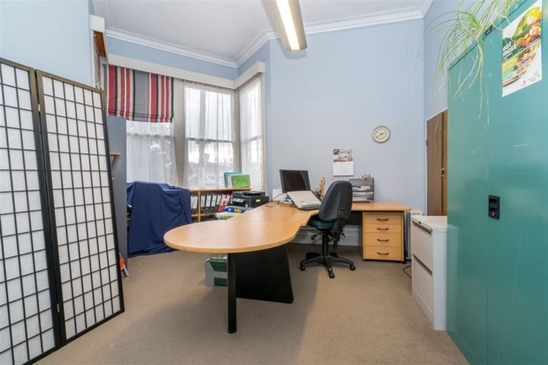 Photo of property in 121 Macandrew Road, South Dunedin, Dunedin, 9012