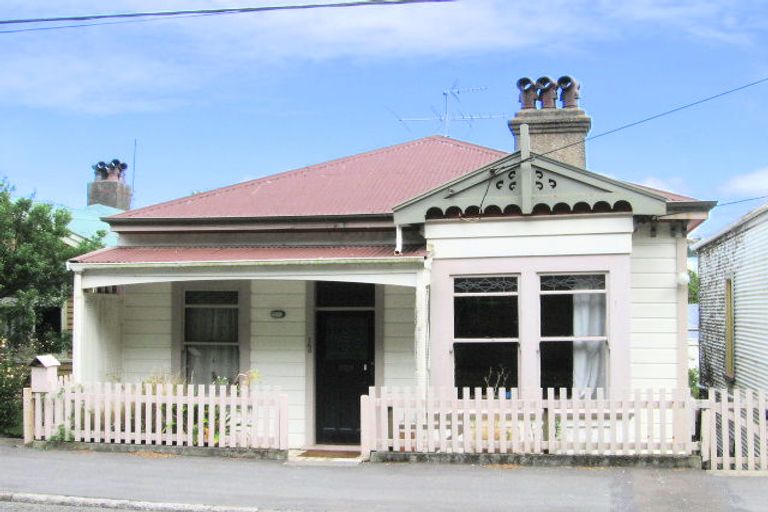 Photo of property in 140 Russell Terrace, Berhampore, Wellington, 6023