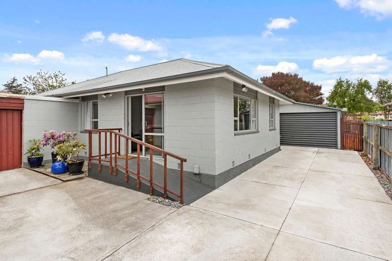 Photo of property in 2/12 Kawau Crescent, Bromley, Christchurch, 8062