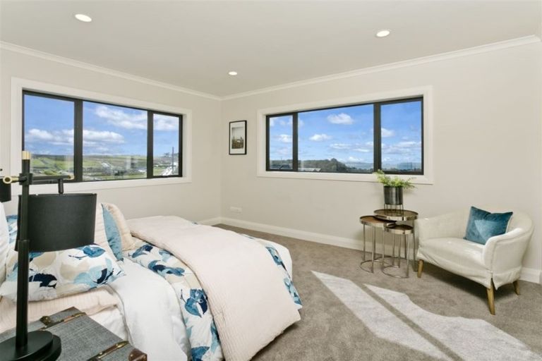Photo of property in 14 Windlass Street, Long Bay, Auckland, 0630