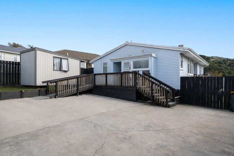 Photo of property in 11 Rangituhi Crescent, Takapuwahia, Porirua, 5022