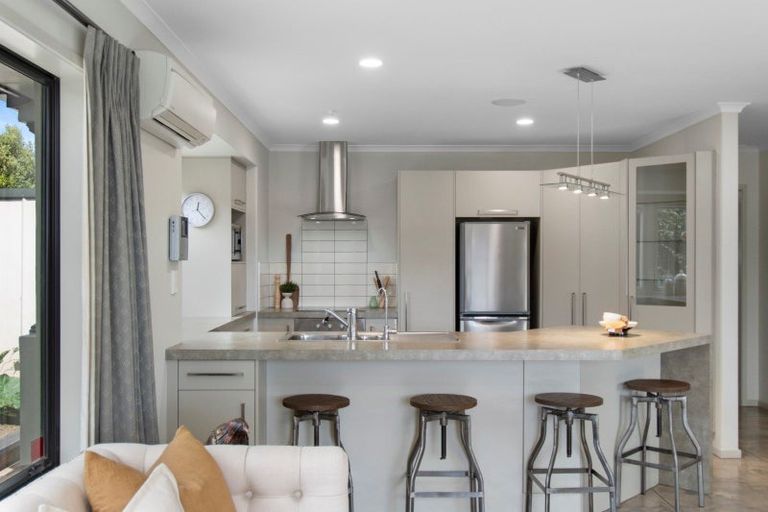 Photo of property in 14 Olive Close, Omokoroa, 3114