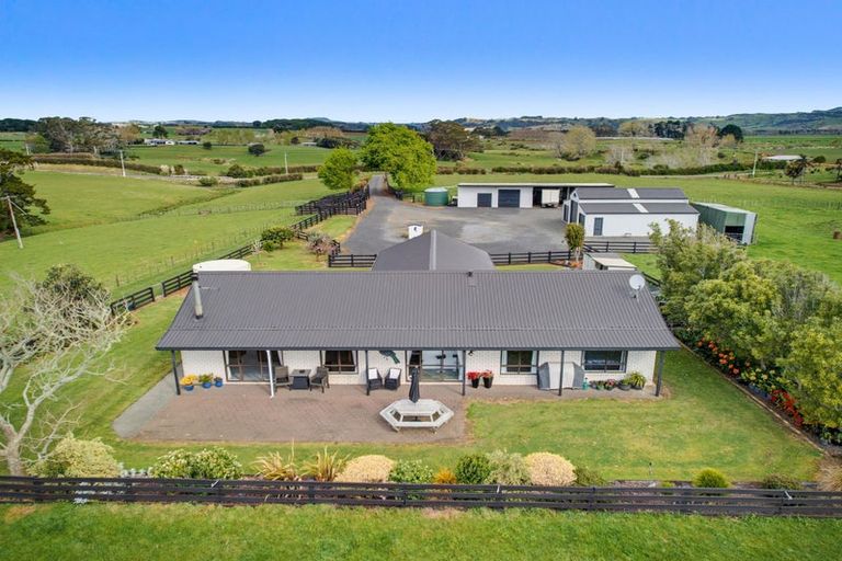 Photo of property in 16 Friedlander Road, Tuakau, 2694