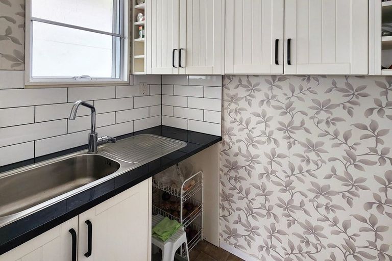 Photo of property in 214 Major Drive, Kelson, Lower Hutt, 5010