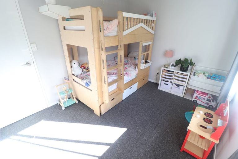 Photo of property in 7 Elizabeth Drive, West Harbour, Auckland, 0618