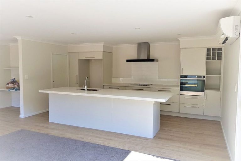 Photo of property in 9 Lakeside Terrace, Omokoroa, 3114