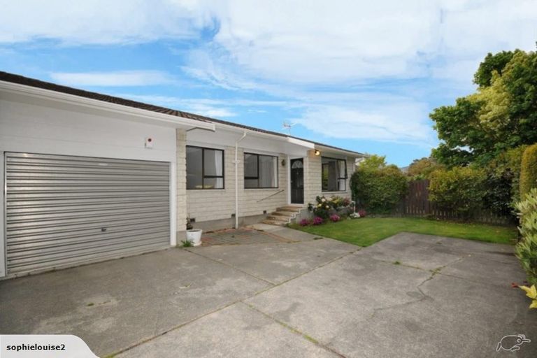 Photo of property in 2/24 Solway Avenue, Ilam, Christchurch, 8041