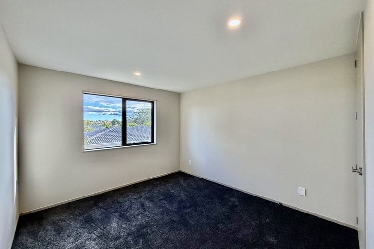 Photo of property in 9a Darren Crescent, Half Moon Bay, Auckland, 2012