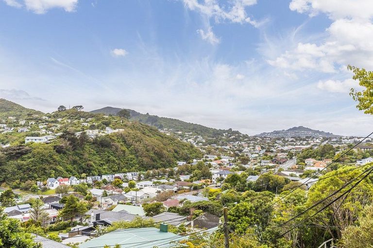 Photo of property in 25 Collier Avenue, Karori, Wellington, 6012