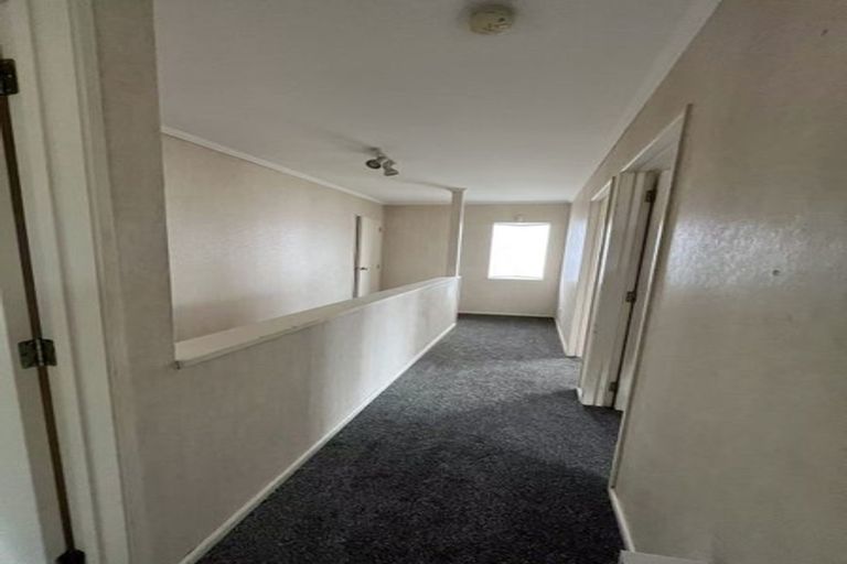 Photo of property in 2/15 Dunn Place, Farm Cove, Auckland, 2010