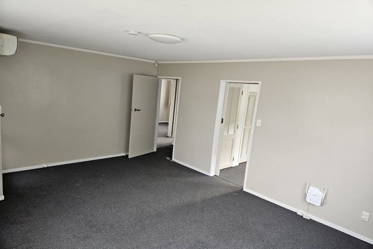 Photo of property in 1/51 Hartford Crescent, Totara Park, Upper Hutt, 5018