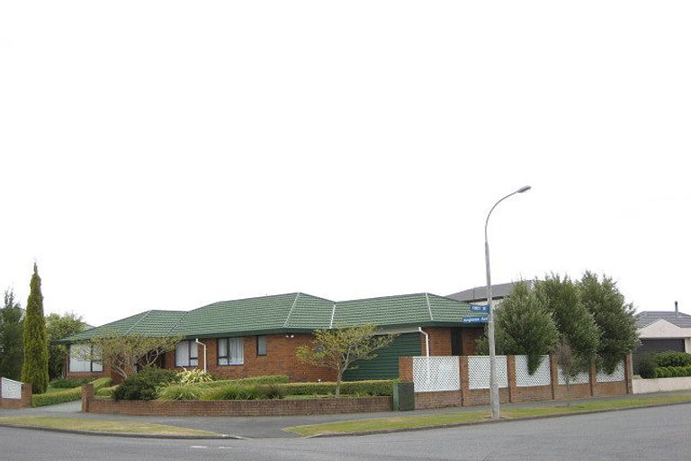 Photo of property in 30 Anglesea Avenue, Parklands, Christchurch, 8083