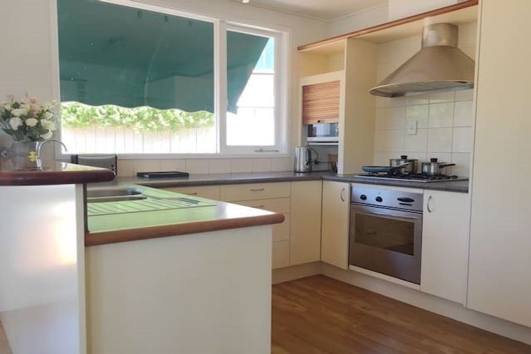 Photo of property in 13 Clovelly Road, Bucklands Beach, Auckland, 2012