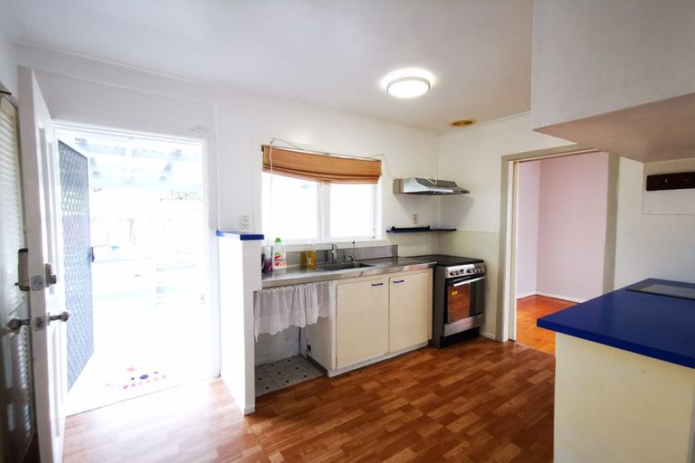 Photo of property in 1/88 Tirimoana Road, Te Atatu South, Auckland, 0602