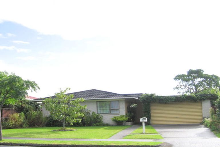 Photo of property in 117 Prince Regent Drive, Half Moon Bay, Auckland, 2012