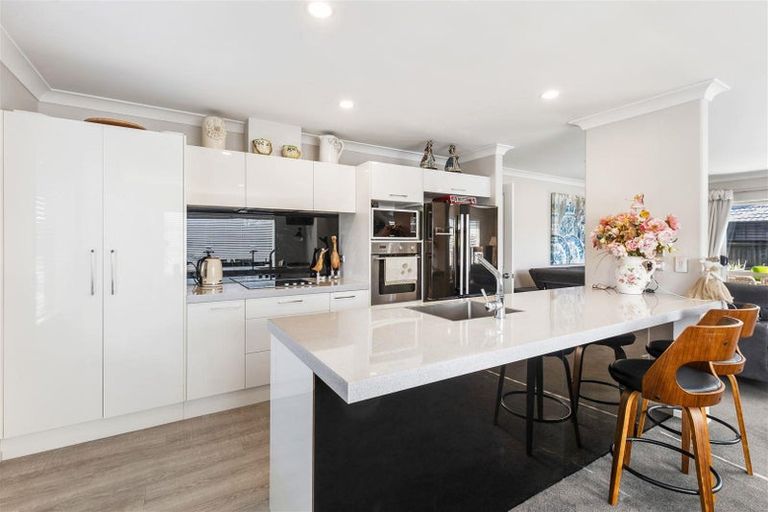 Photo of property in 5 Amoka Crescent, Parklands, Christchurch, 8083