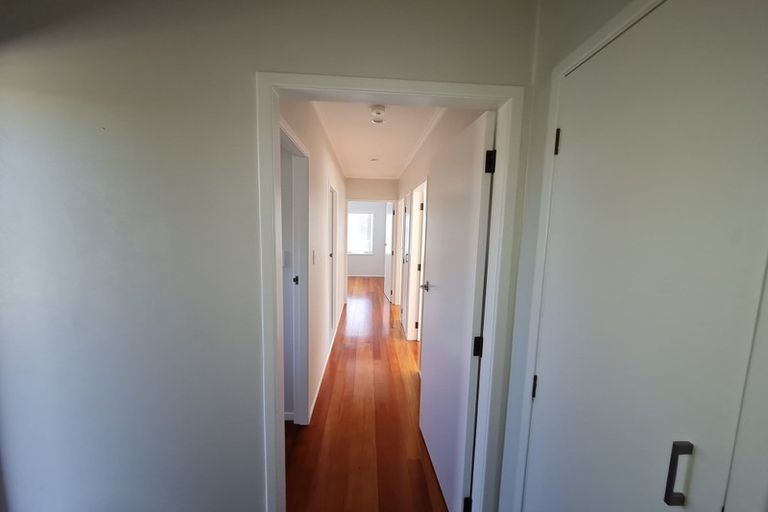 Photo of property in 669 Swanson Road, Swanson, Auckland, 0612