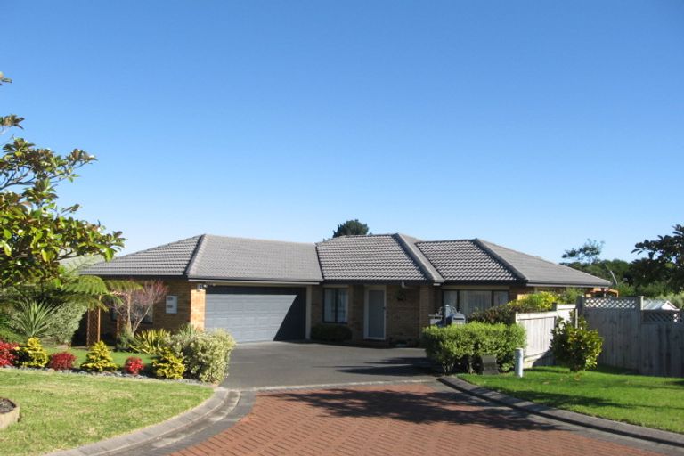 Photo of property in 10 Adair Place, Weymouth, Auckland, 2103