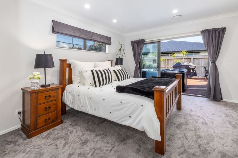 Photo of property in 12 Hulme Way, Raumati Beach, Paraparaumu, 5032