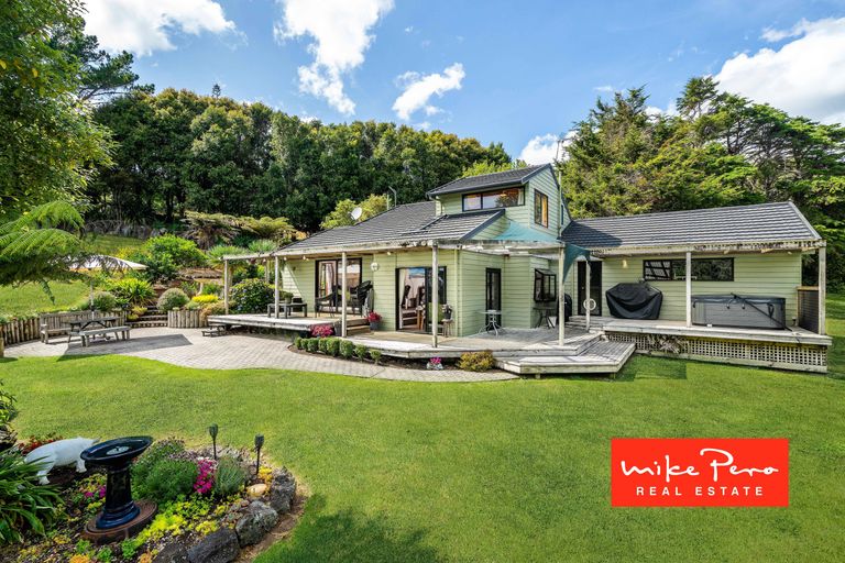 Photo of property in 168 Carter Road, Oratia, Auckland, 0604