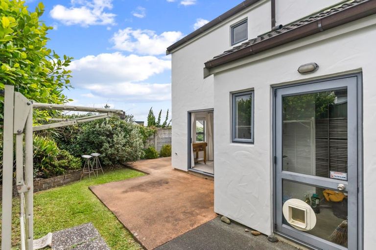Photo of property in 3/64 Schnapper Rock Road, Schnapper Rock, Auckland, 0632