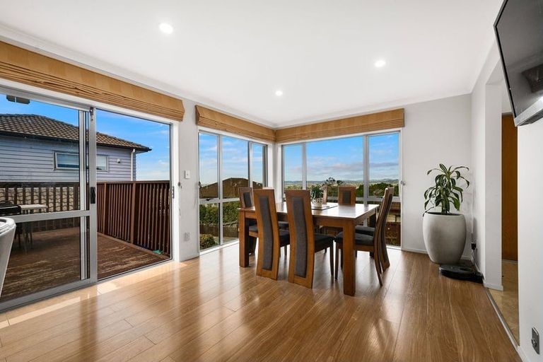 Photo of property in 6 Jammen Drive, Massey, Auckland, 0614