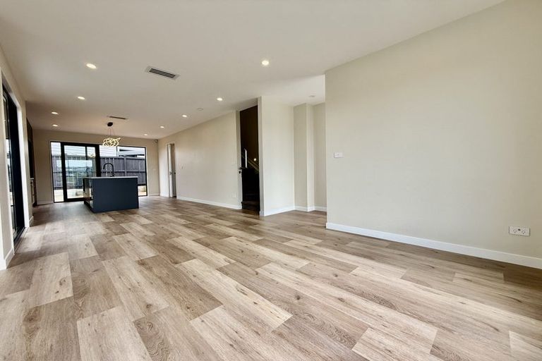 Photo of property in 138 Vintry Drive, Kumeu, 0810