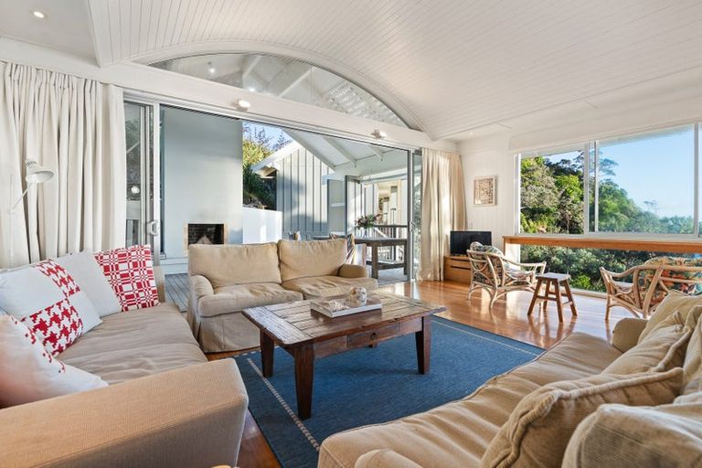 Photo of property in 350 Mcauslin Road, Whananaki, Hikurangi, 0181