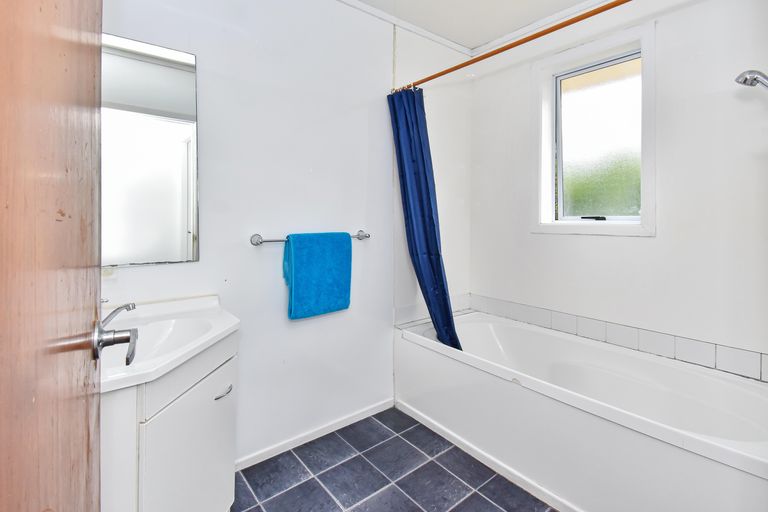 Photo of property in 1/48 Churchill Avenue, Manurewa, Auckland, 2102