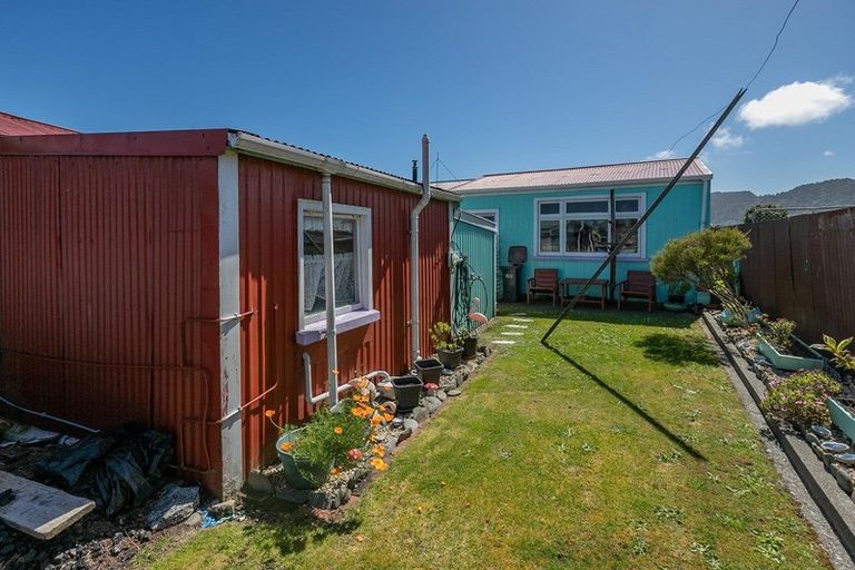 Photo of property in 35 Blake Street, Blaketown, Greymouth, 7805