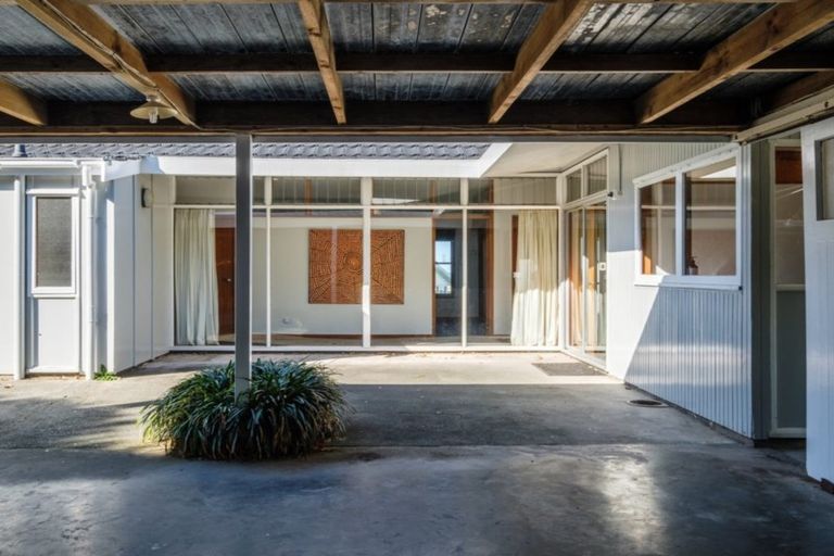 Photo of property in 43 Moana Road, Okitu, Gisborne, 4010