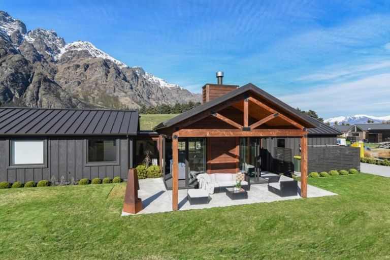 Photo of property in 6 Pendeen Crescent, Jacks Point, Queenstown, 9371