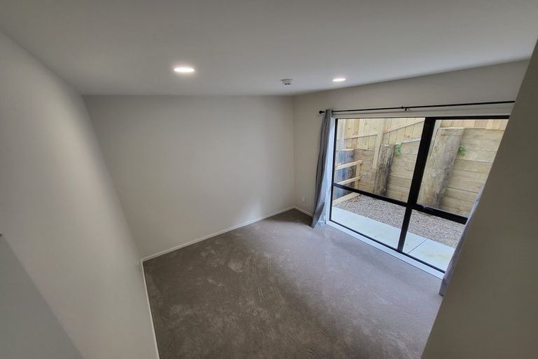 Photo of property in 7 Palmetto Place, Goodwood Heights, Auckland, 2105