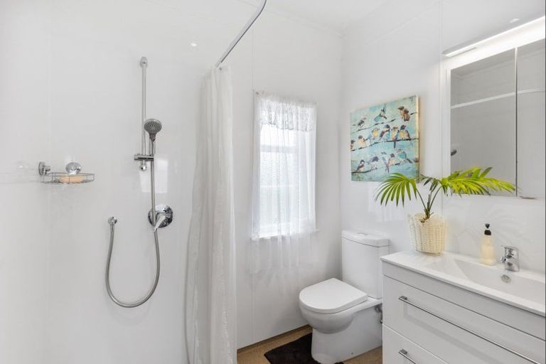 Photo of property in 670 Queen Street East, Levin, 5510