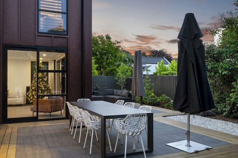 Photo of property in 20a Wroxton Terrace, Merivale, Christchurch, 8014