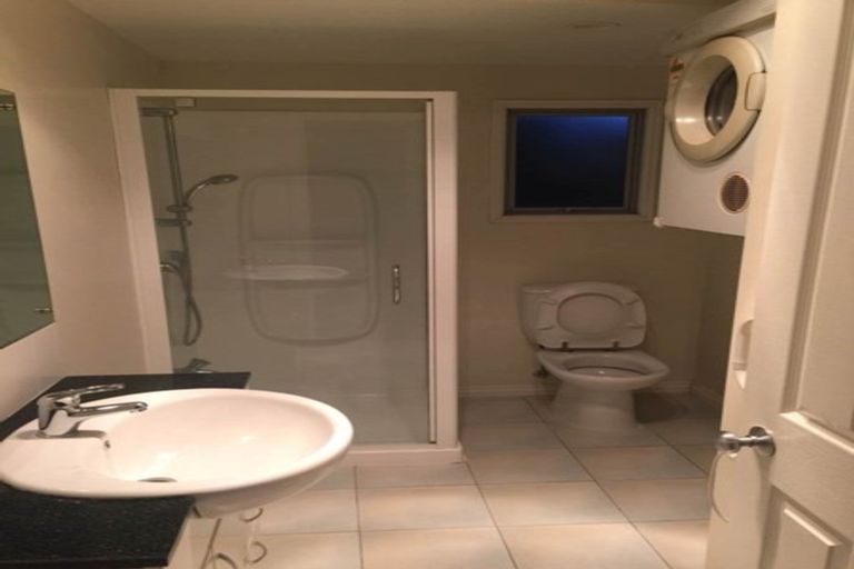 Photo of property in 19 East Coast Road, Milford, Auckland, 0620