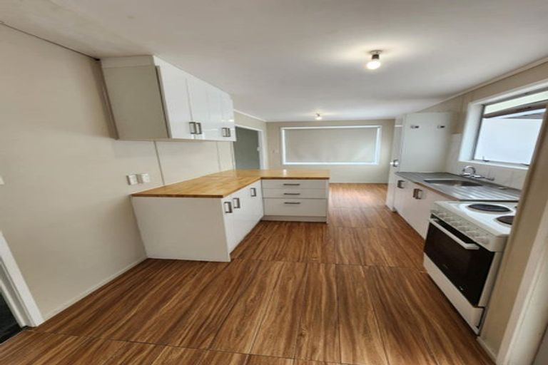 Photo of property in 41 Moncrieff Avenue, Clendon Park, Auckland, 2103