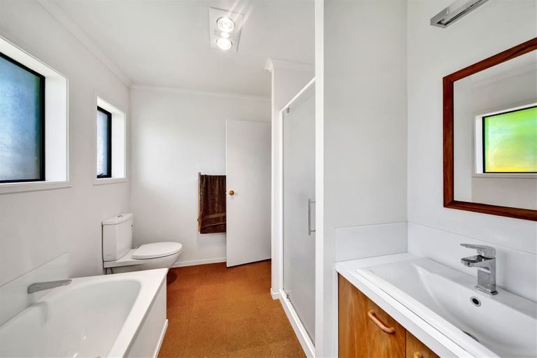 Photo of property in 36 Karina Road, Merrilands, New Plymouth, 4312