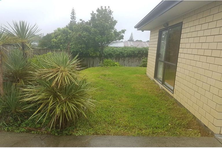 Photo of property in 79a Stanley Road, Glenfield, Auckland, 0629