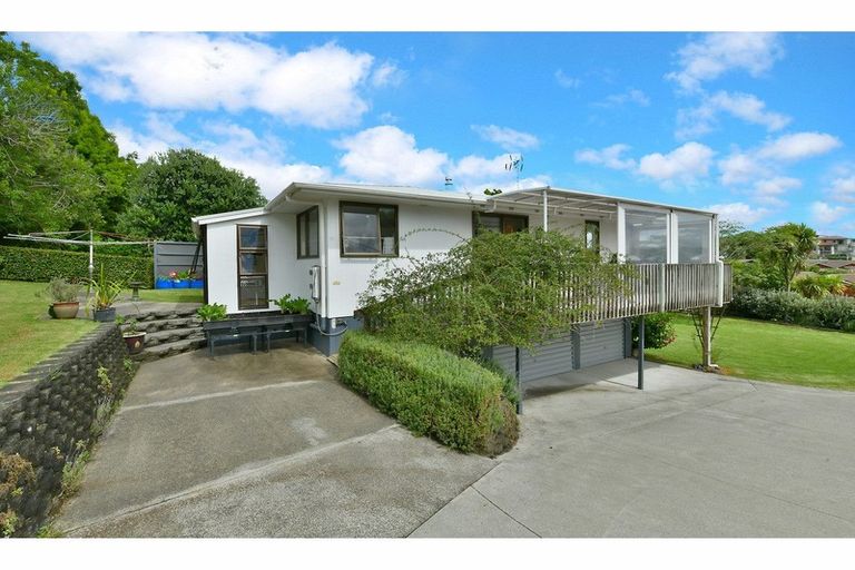 Photo of property in 16 Bay Vista Drive, Red Beach, 0932
