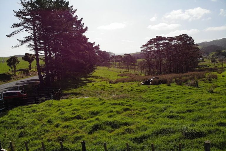 Photo of property in 3060 Kaipara Coast Highway, Glorit, 0984